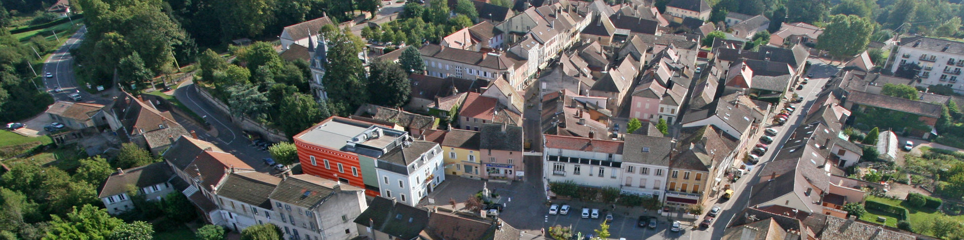 Vue aérienne du centre de Cuisery 